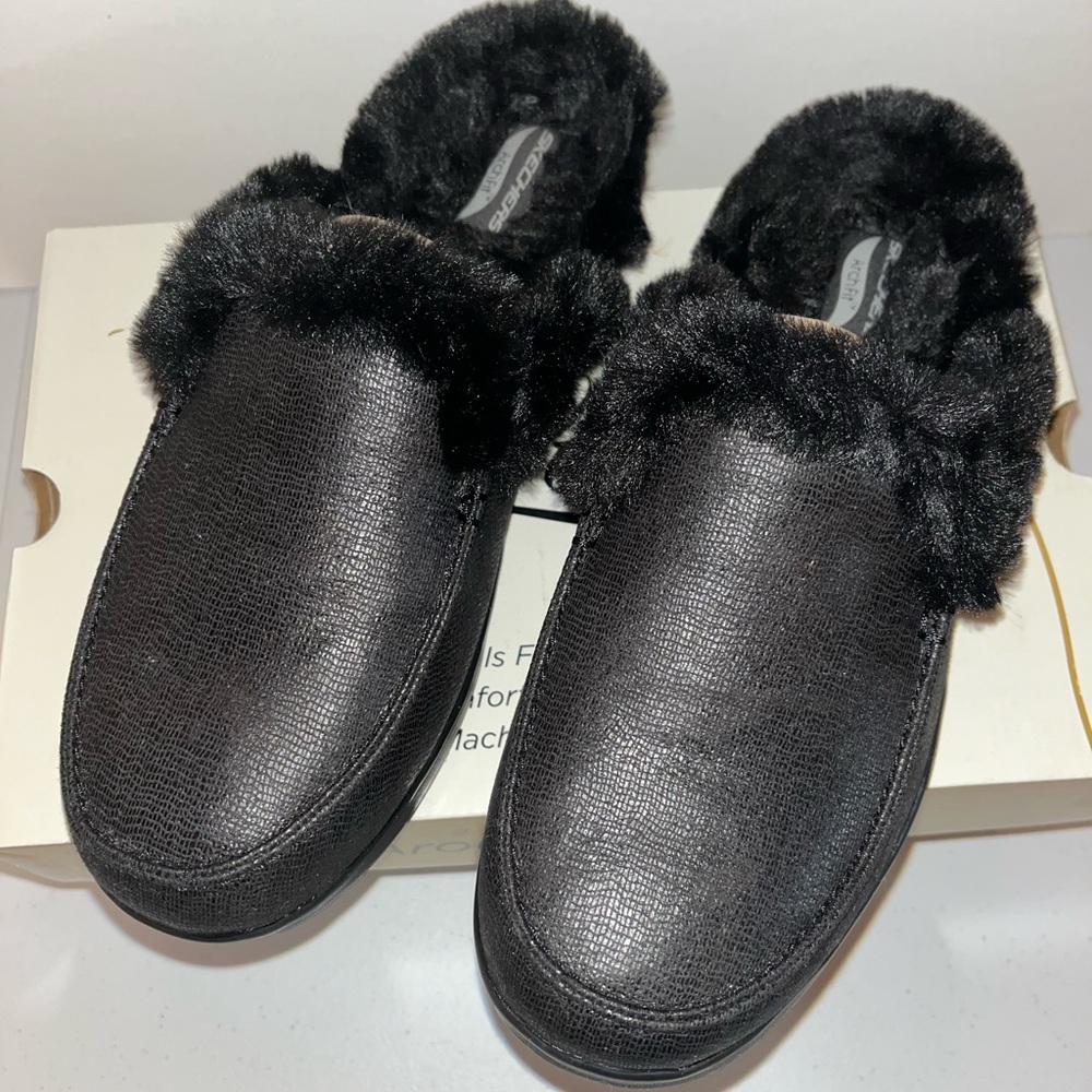 NEW Skechers GO Lounge shoes Size 7.5 women